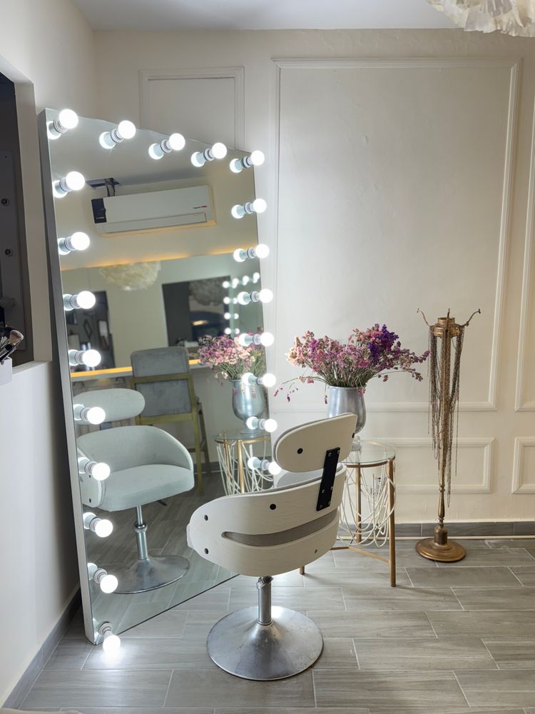 Estaciones — Sala para cursos de maquillaje en Guadalajara vista 2